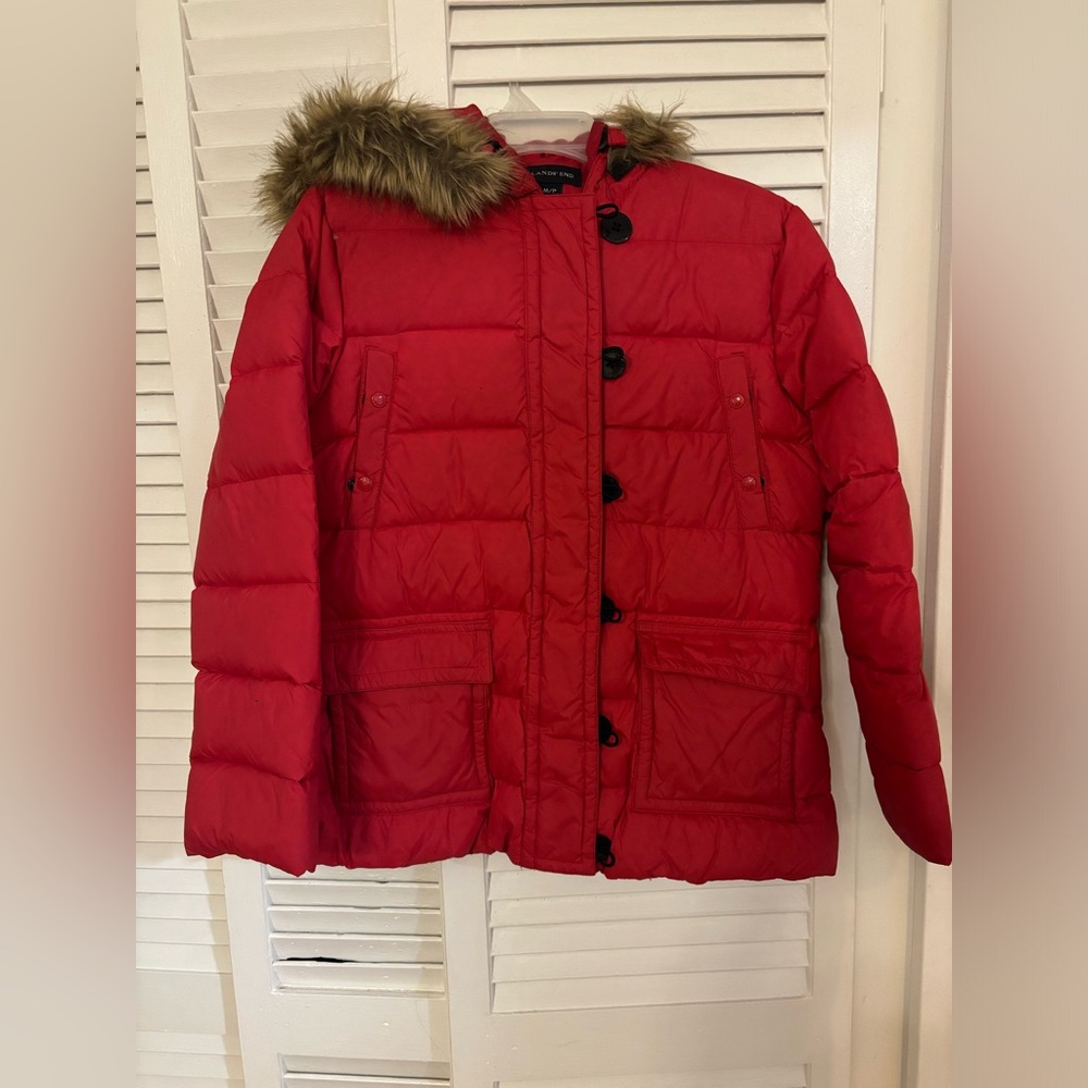 Super warm insulated Lands End winter coat Can withstand below freezing weather